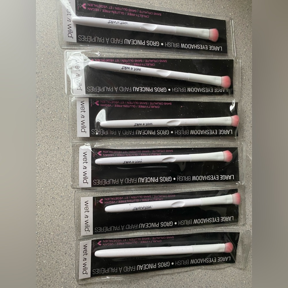 Wet N Wild Brush (6pc bundle)